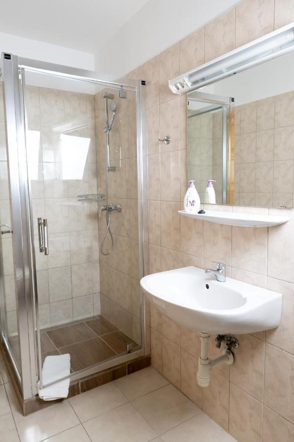 Liszt Apartman Pecs Ngoại thất bức ảnh