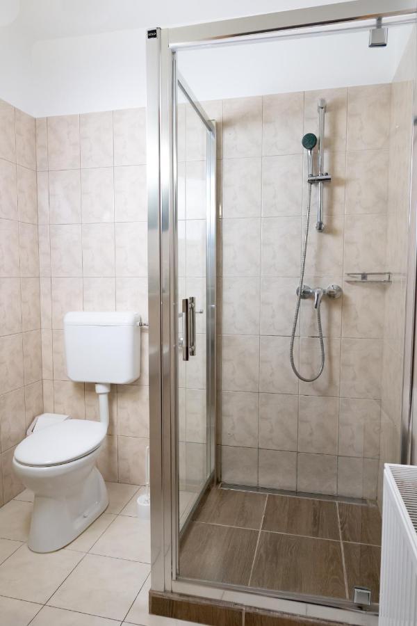 Liszt Apartman Pecs Ngoại thất bức ảnh